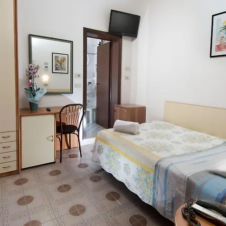 Antonella & Mael Hotell 3*