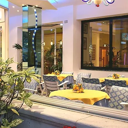 Hotel Antonella & Mael 3*