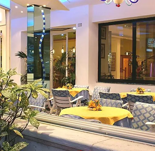 Hotel Antonella & Mael 3*